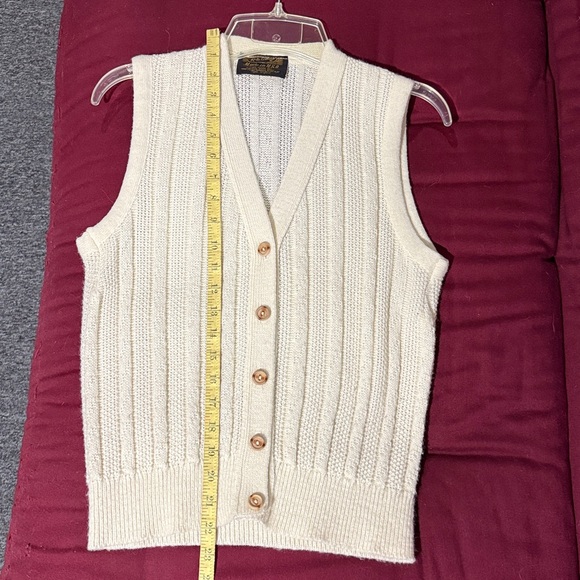 Vintage M 5 button sweater vest, off-white/cream - Picture 7 of 11